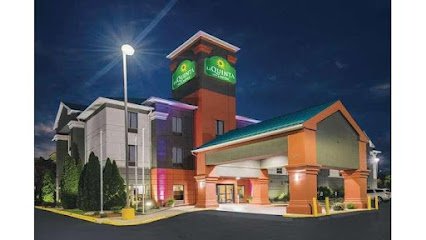 La Quinta Inn & Suites by Wyndham Louisville East